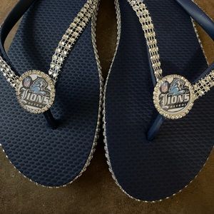 Detroit lions flip flops